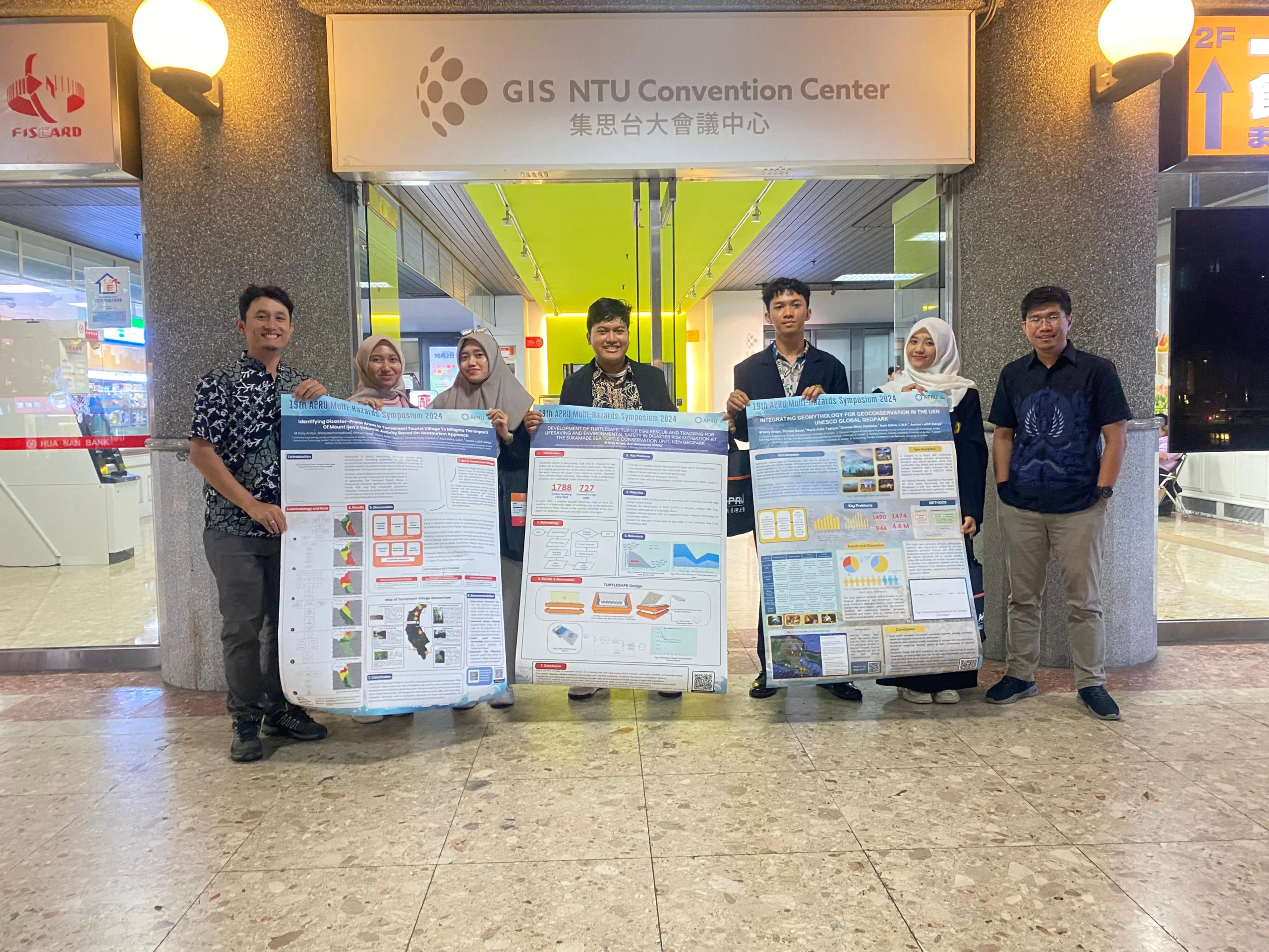 Kolaborasi 5 Fakultas, Tim UNEJ Raih Second Place Award dalam Ajang Internasional The 19th APRU Multi-Hazards Symposium 2024 di NTU Taiwan